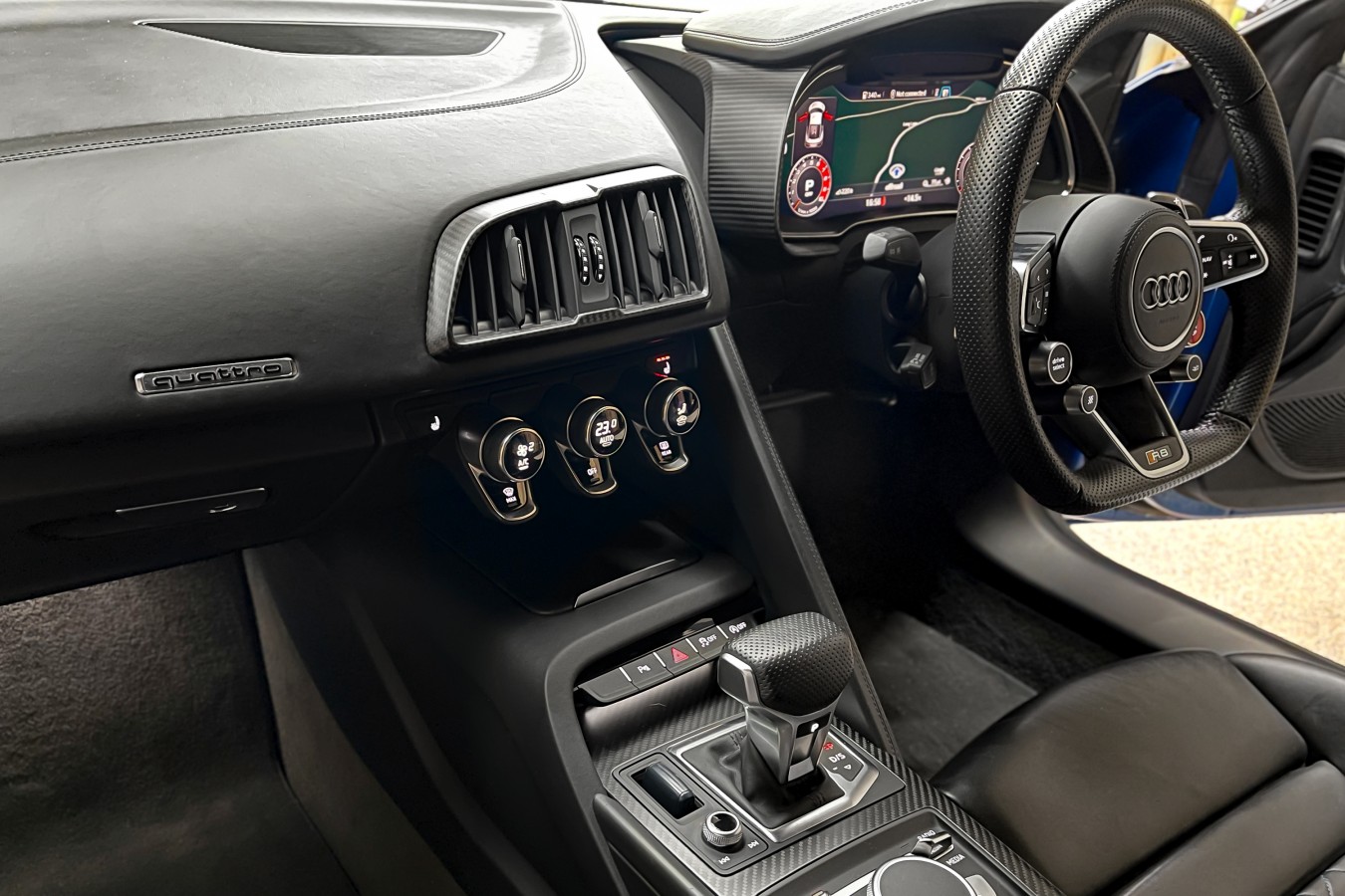 Audi R8 V10 PLUS